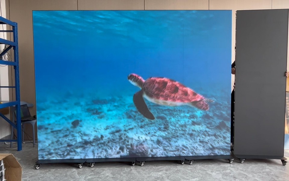 P1.86 / P2.5 All-in-One LED Display